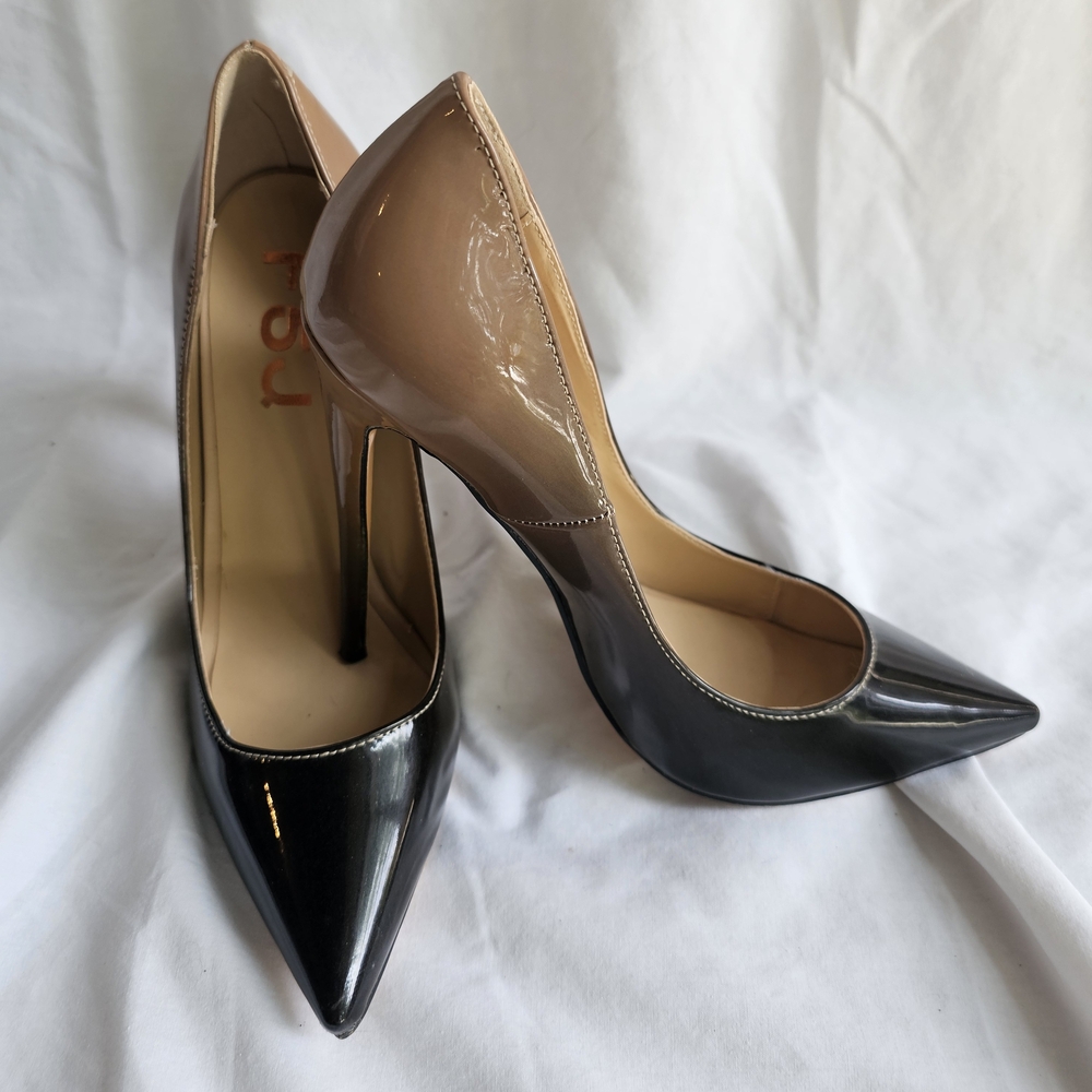 Elegant Two-Tone Pumps